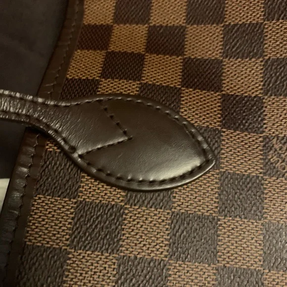 Louis Vuitton Neverfull Bag and Wristlet - Picture 6 of 14